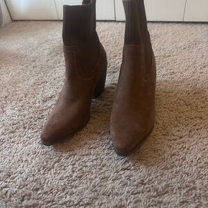 Brown suede Ankle Boots